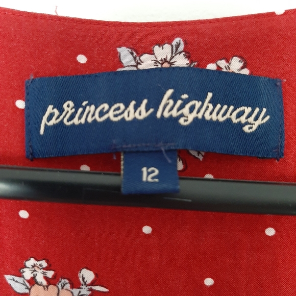 Size 12 Princess Highway red dress with floral and dots pattern - Picture 3 of 5